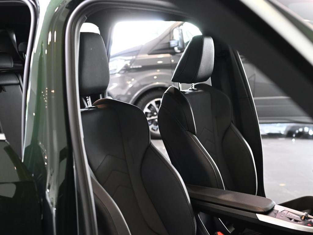 BMW iX1