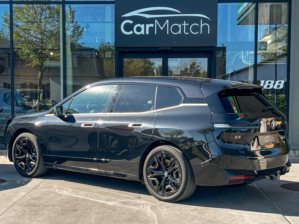 BMW iX