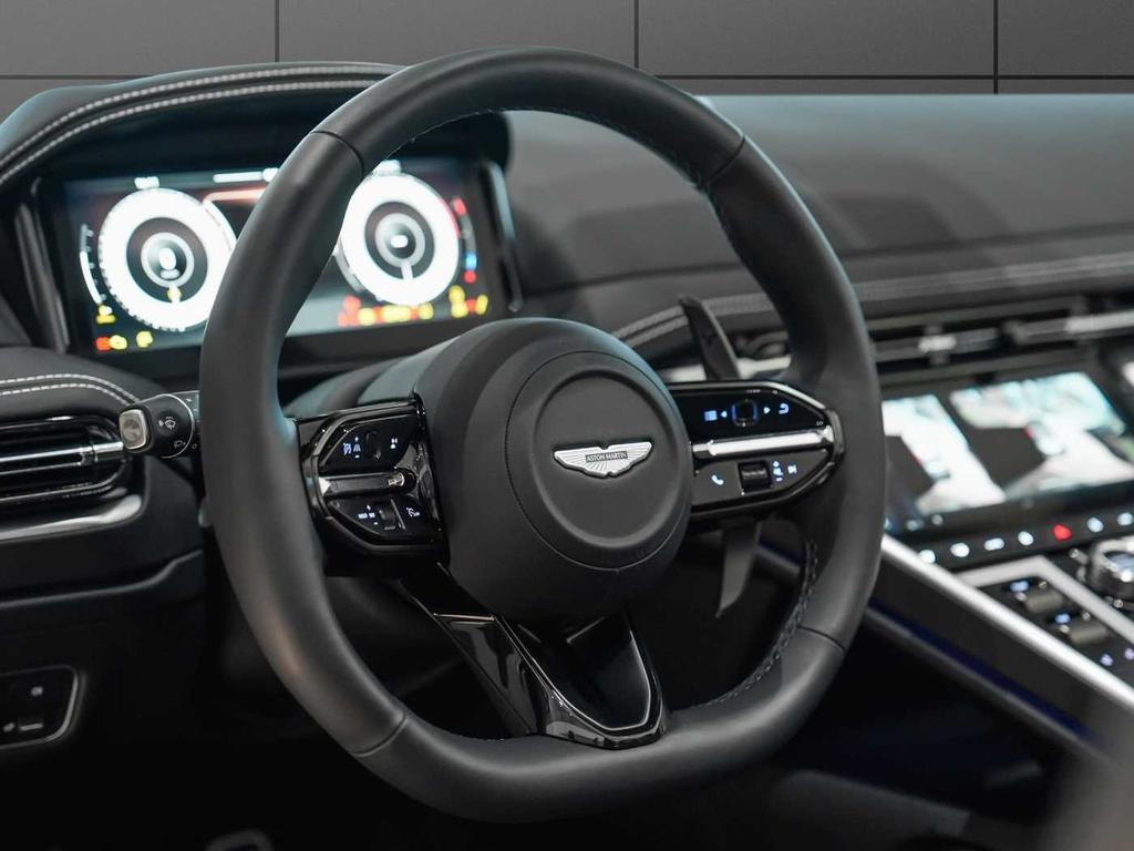 Aston Martin DB12