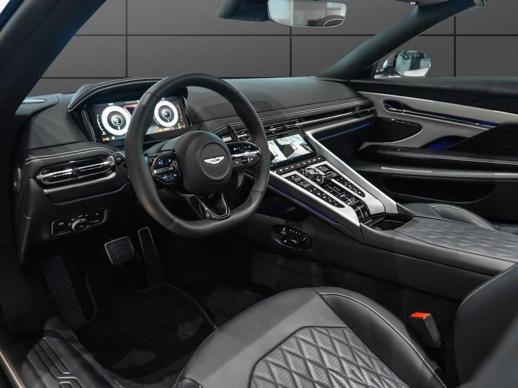 Aston Martin DB12
