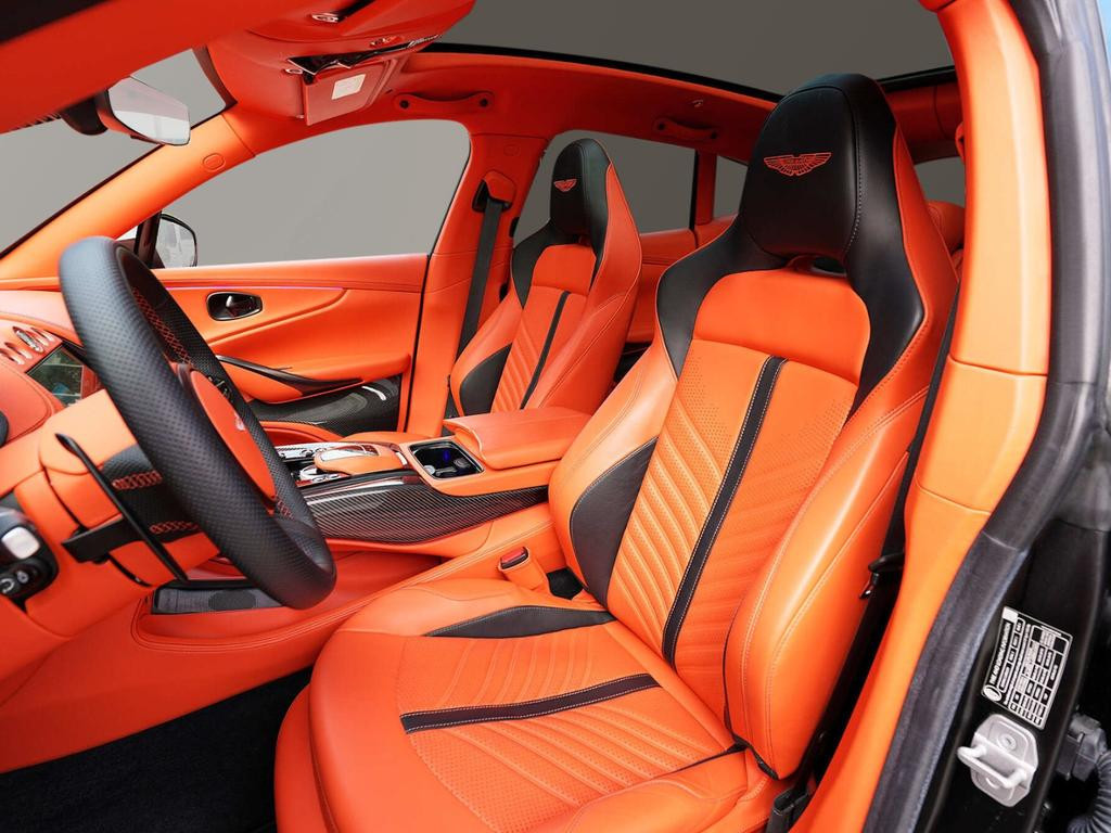 Aston Martin DBX