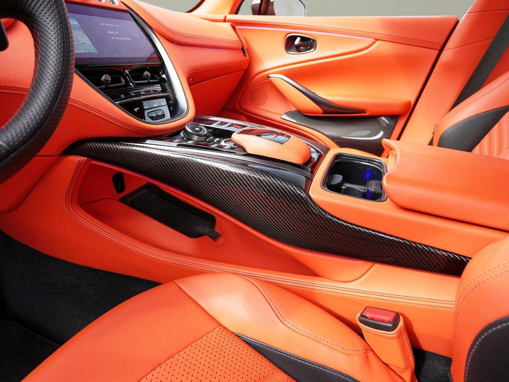 Aston Martin DBX