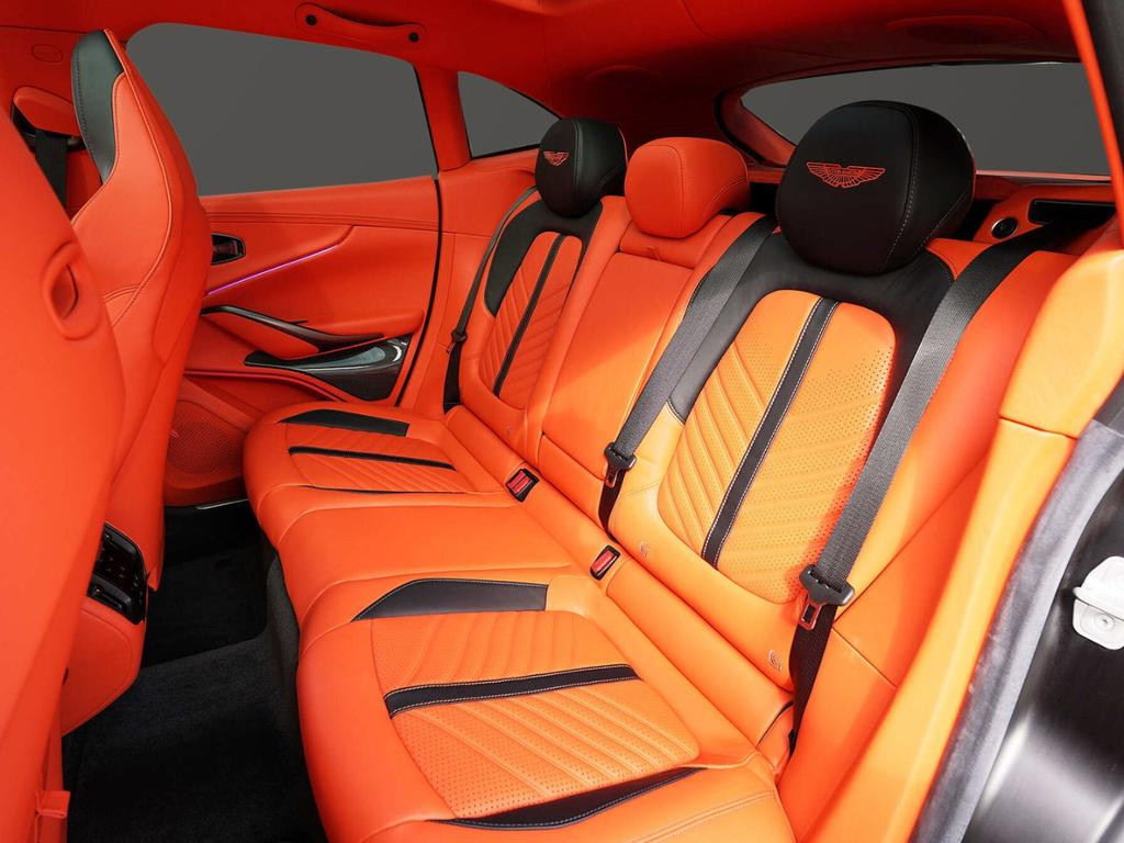 Aston Martin DBX