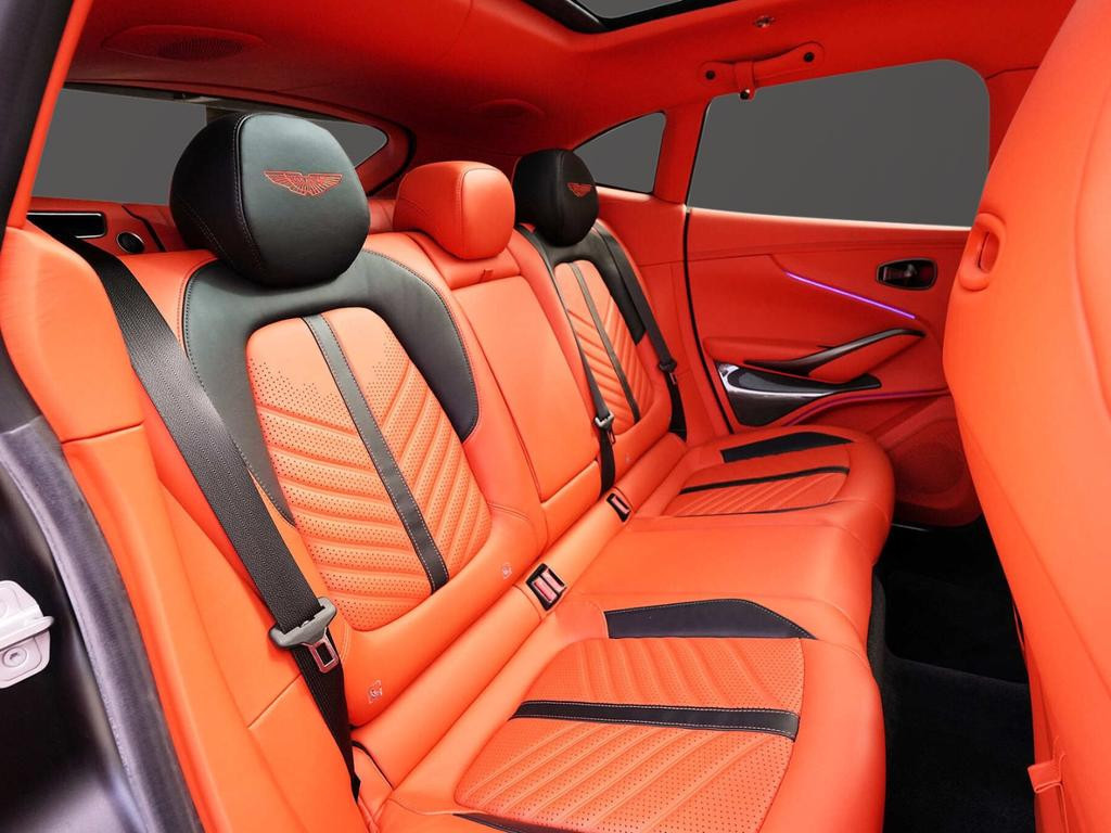 Aston Martin DBX
