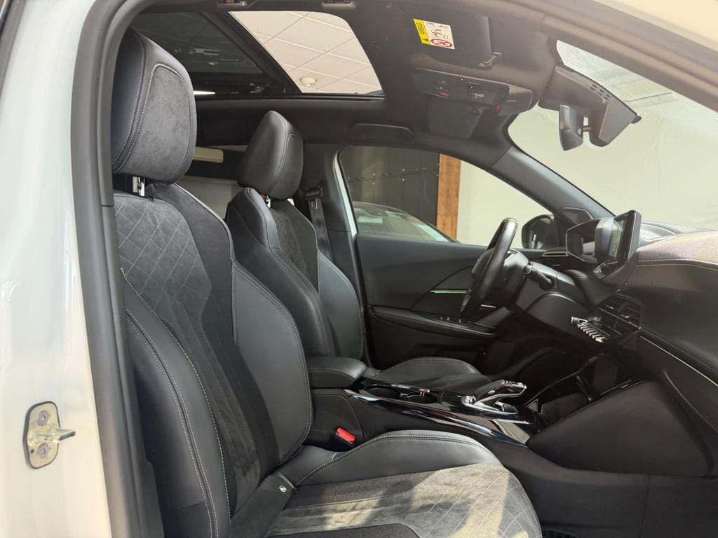 Peugeot e-2008