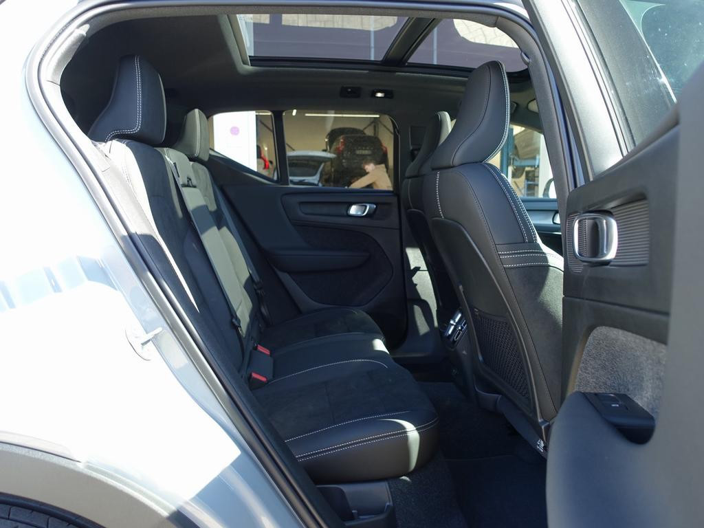 Volvo EX40