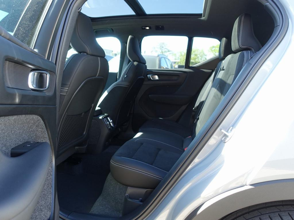 Volvo EX40