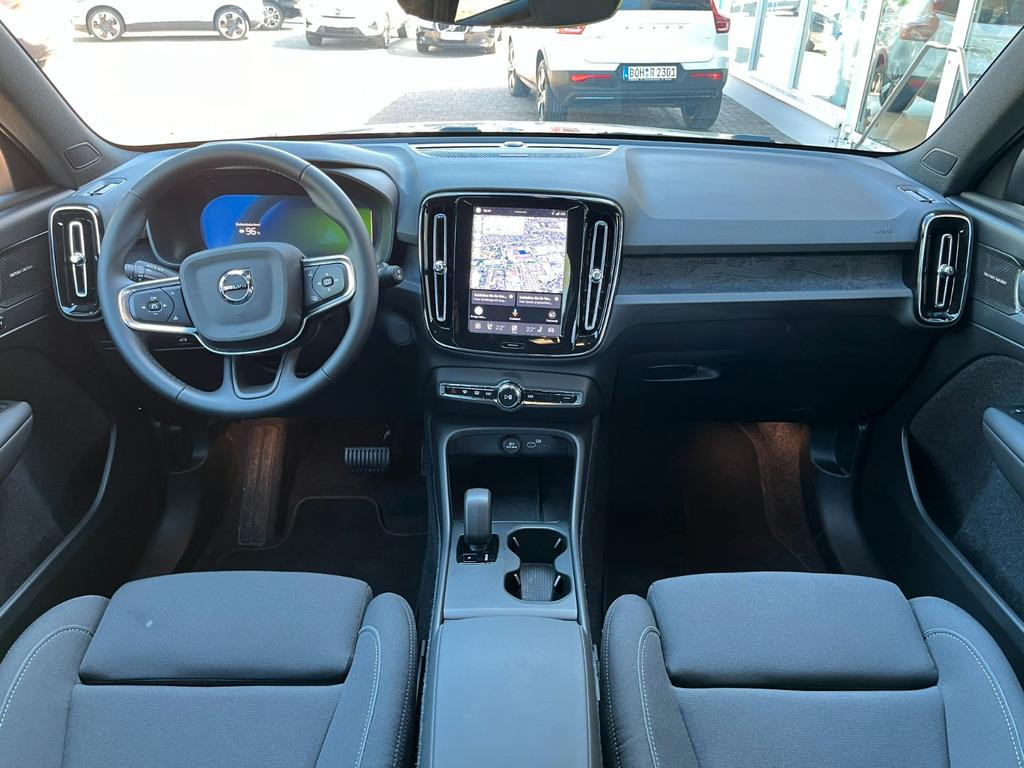 Volvo EX40
