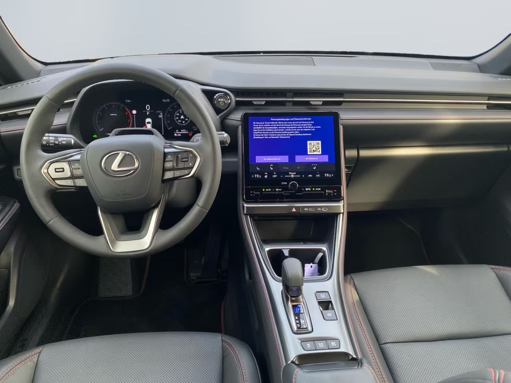 Lexus LBX
