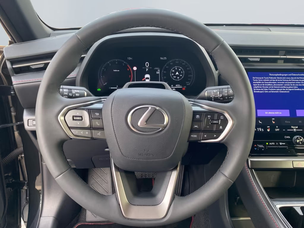 Lexus LBX