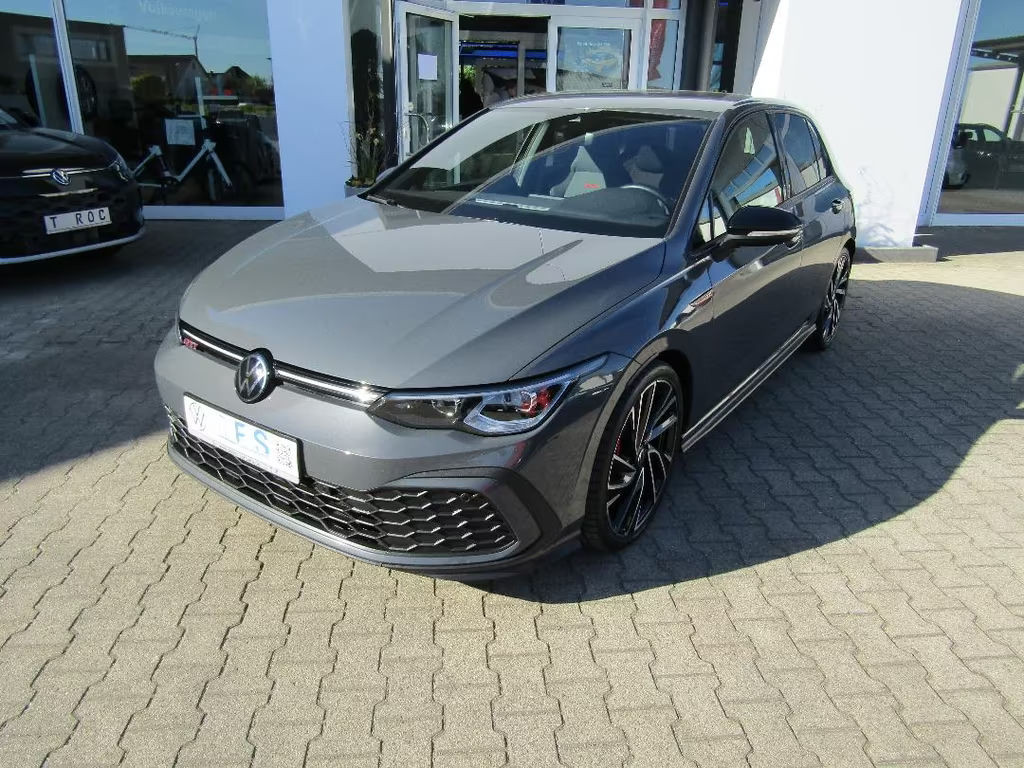 Volkswagen Golf 2023 Benzine