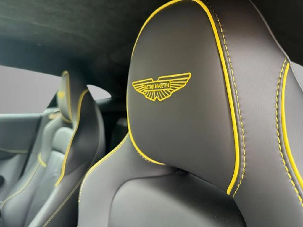 Aston Martin V8