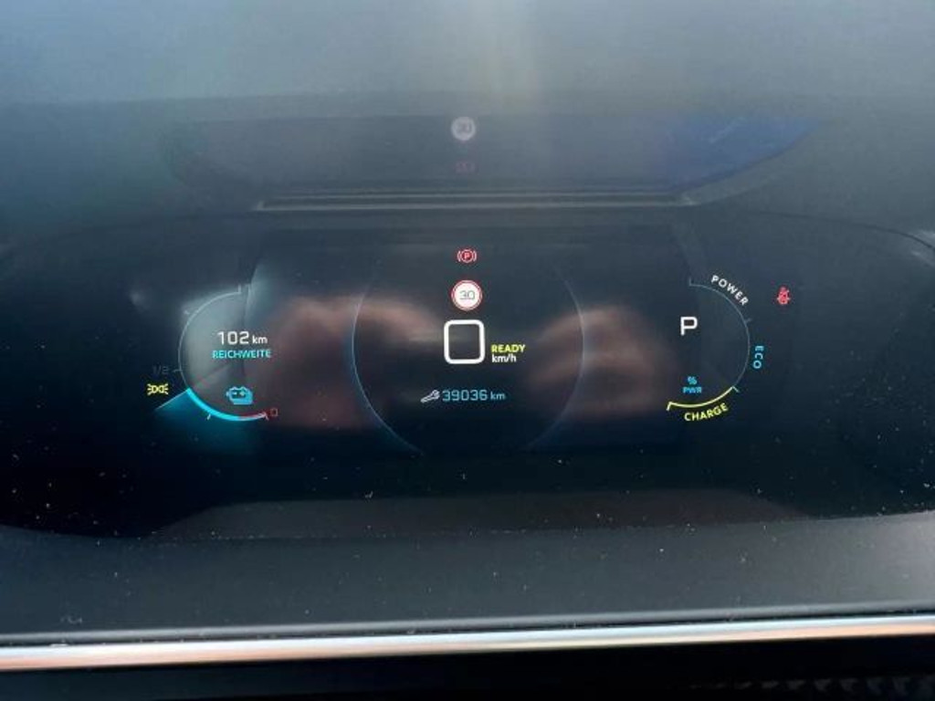 Peugeot e-208