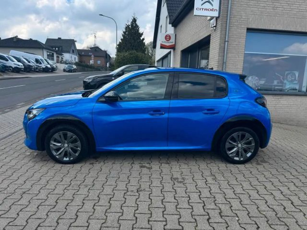Peugeot e-208