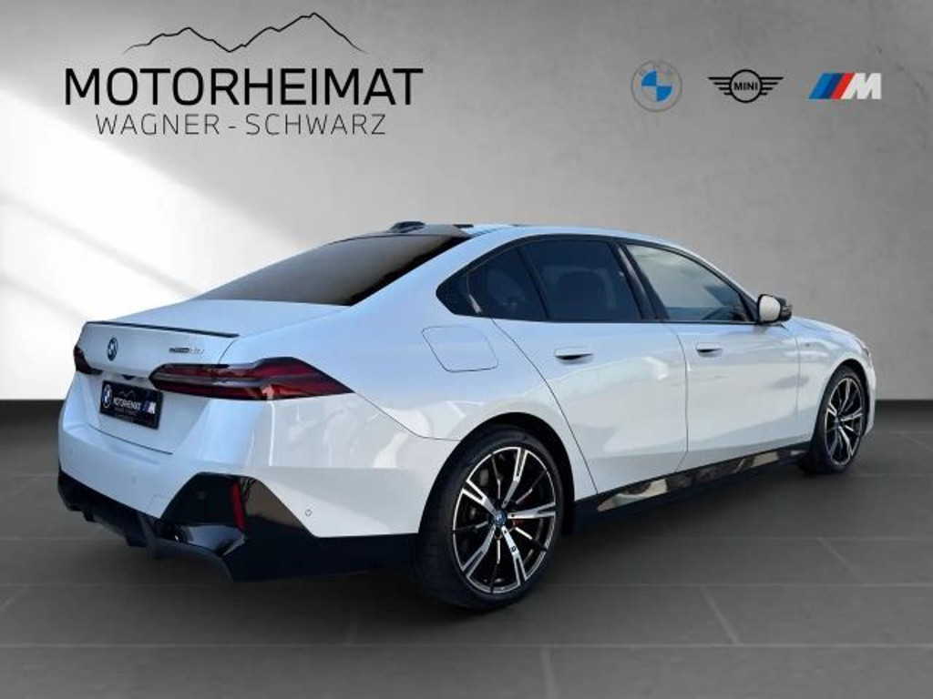 BMW i5