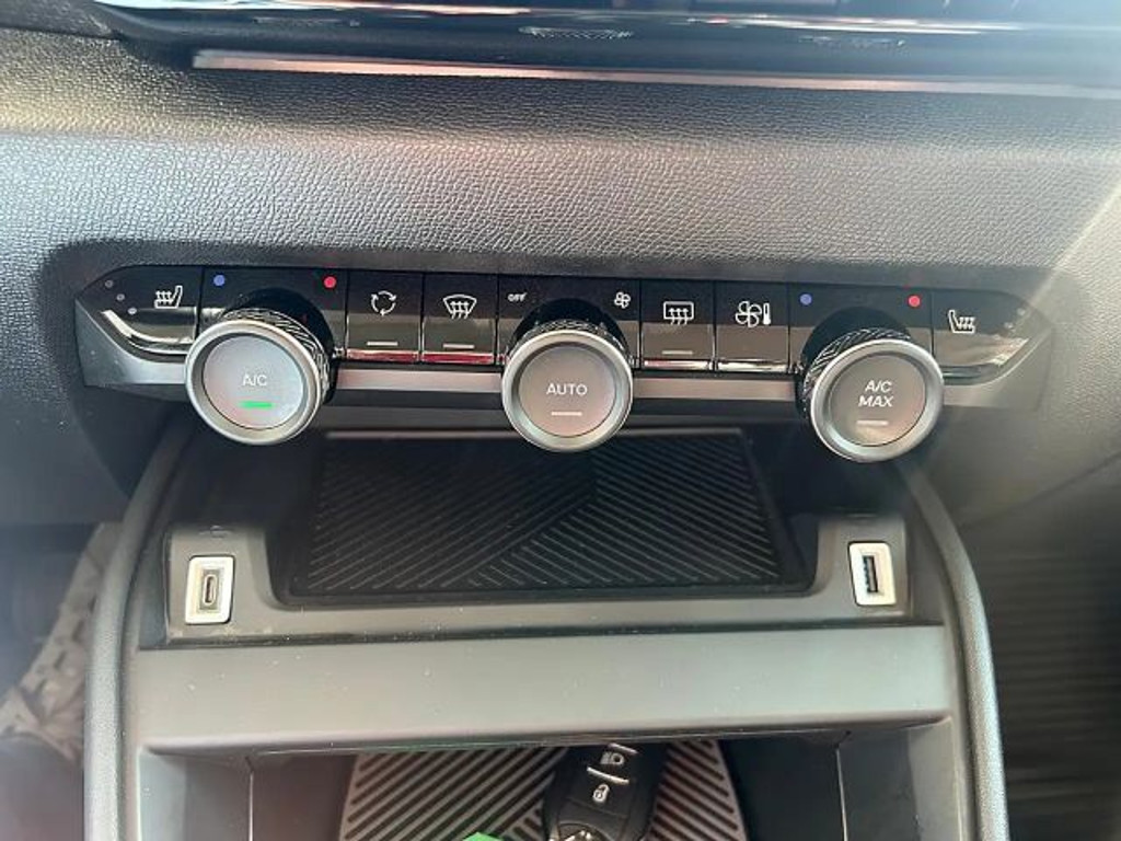 Citroën Ë-C4