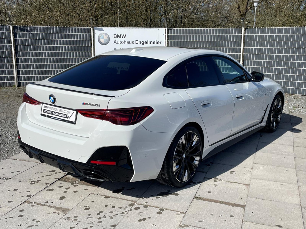 BMW M440