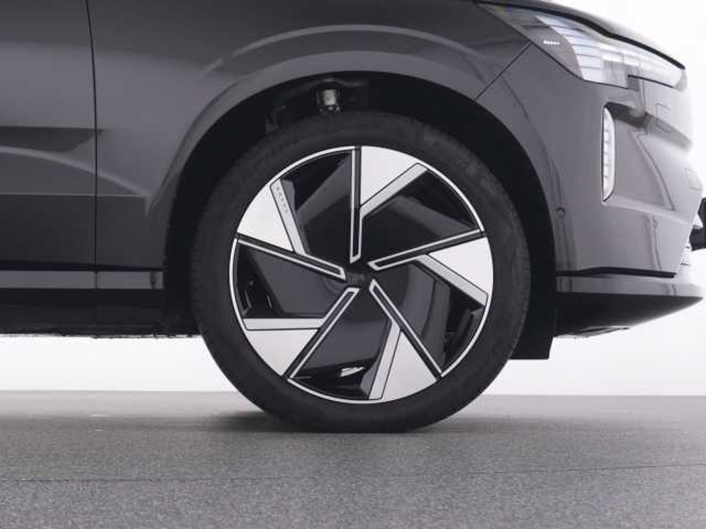 Volvo EX90