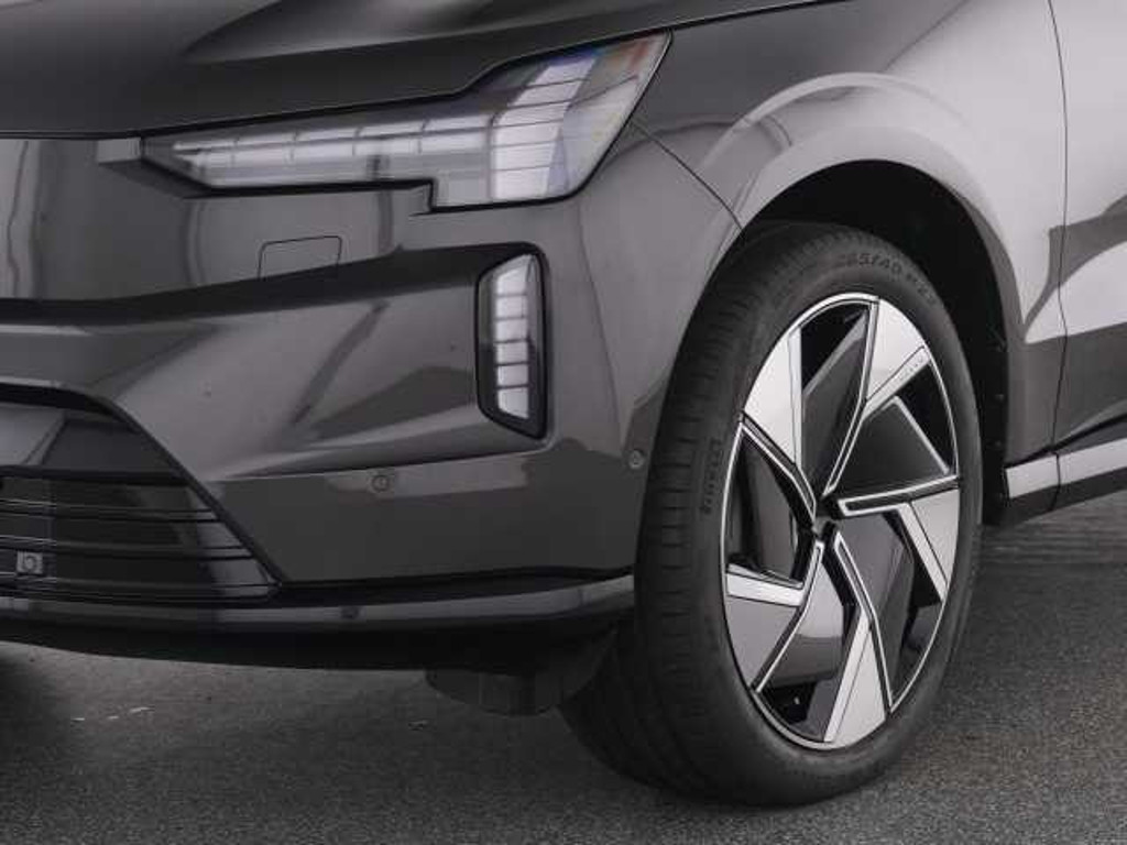 Volvo EX90