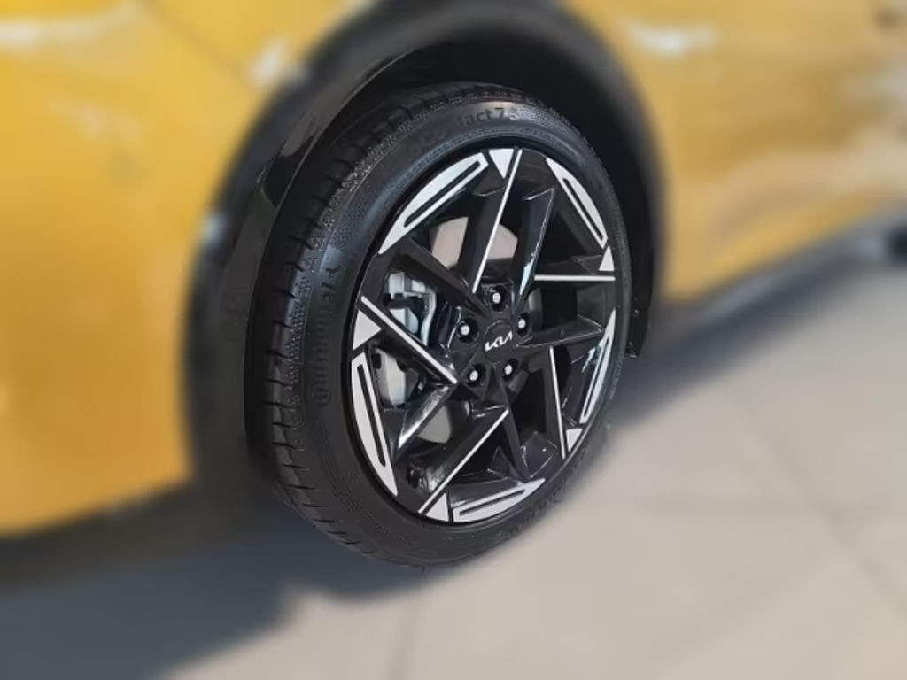 Kia K4
