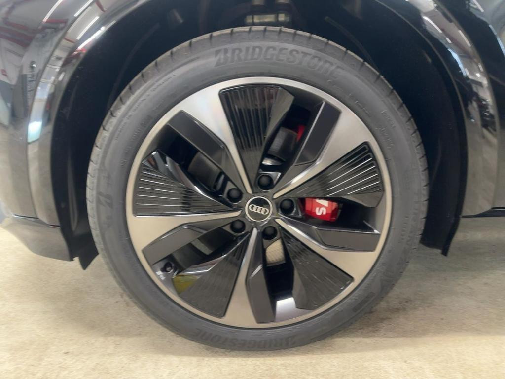 Audi SQ6 e-tron