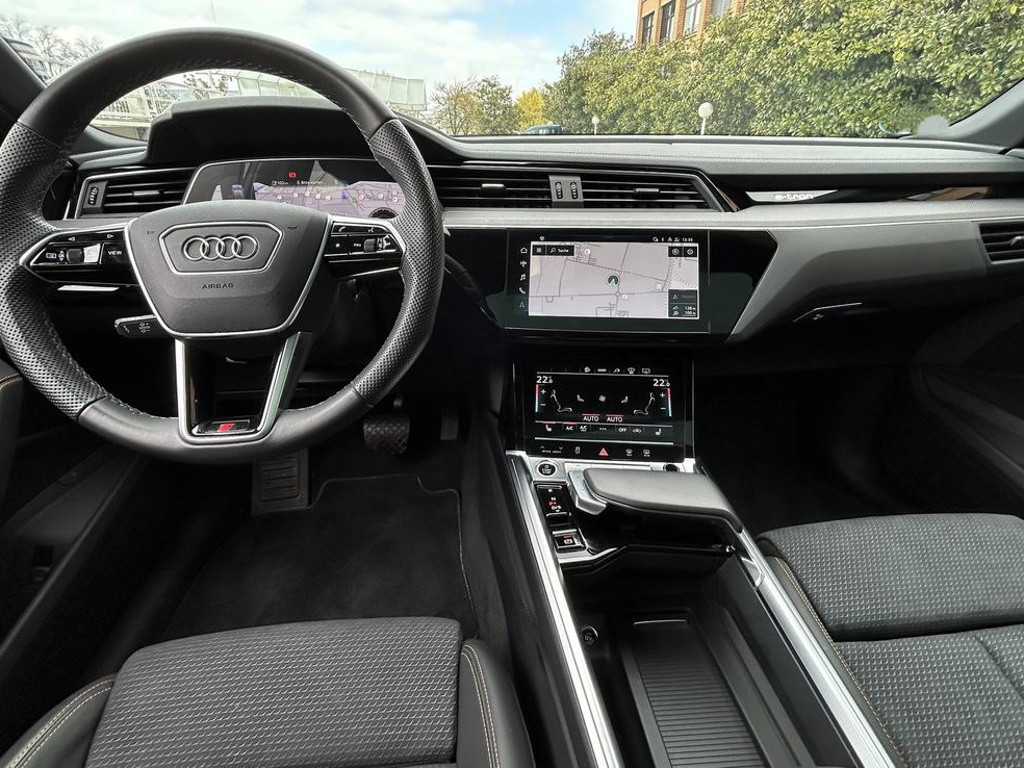 Audi e-tron