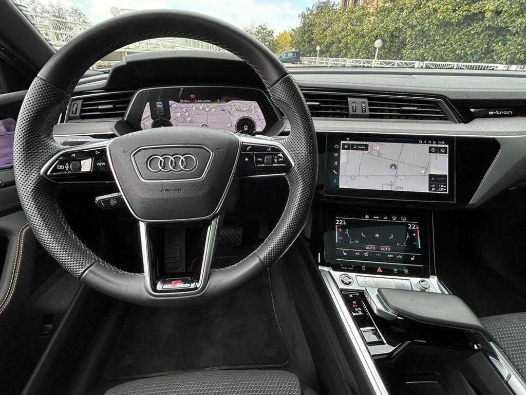 Audi e-tron