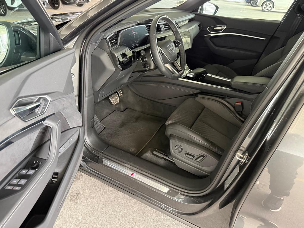 Audi Q8 e-tron