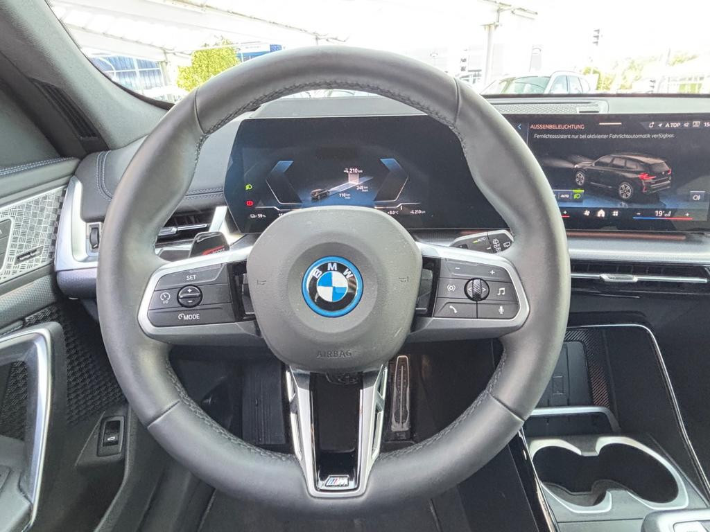 BMW iX1