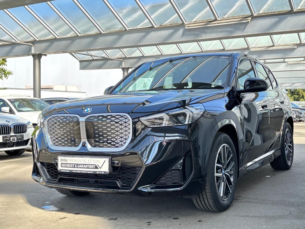 BMW iX1