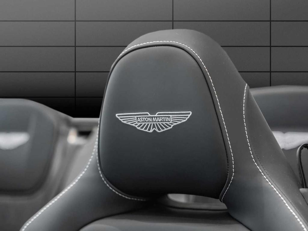 Aston Martin DB12