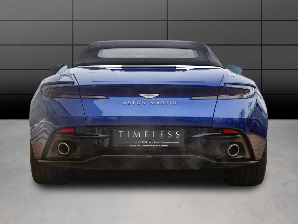 Aston Martin DB12