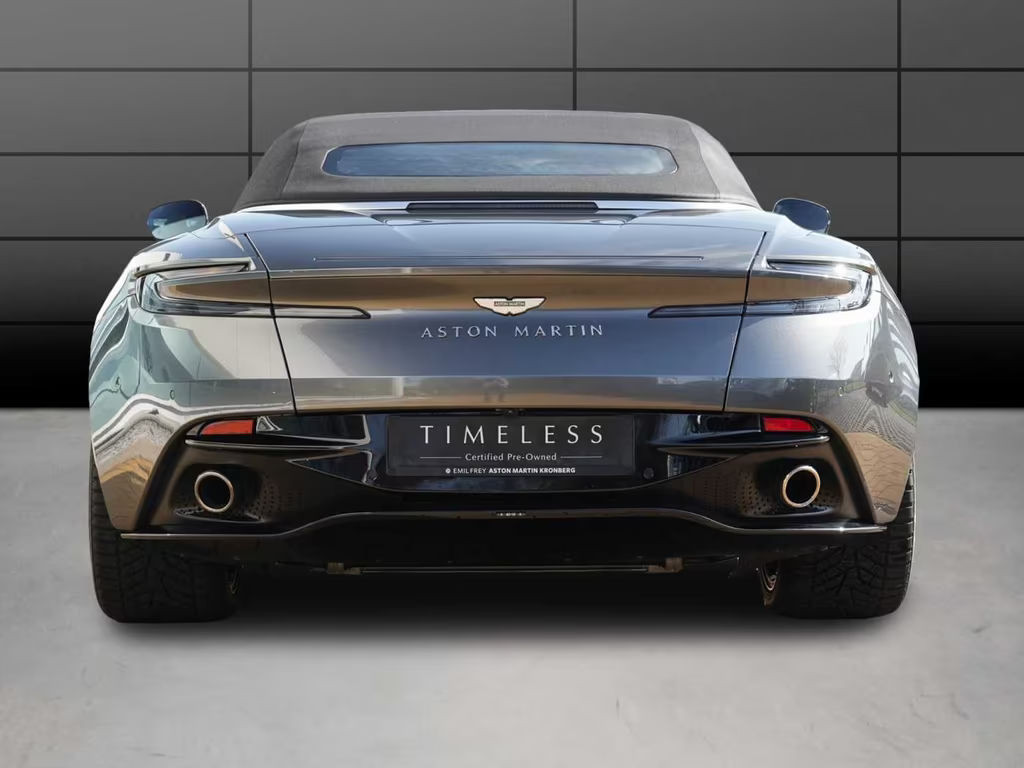Aston Martin DB12