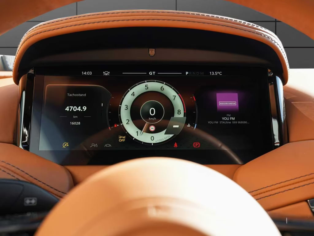 Aston Martin DB12