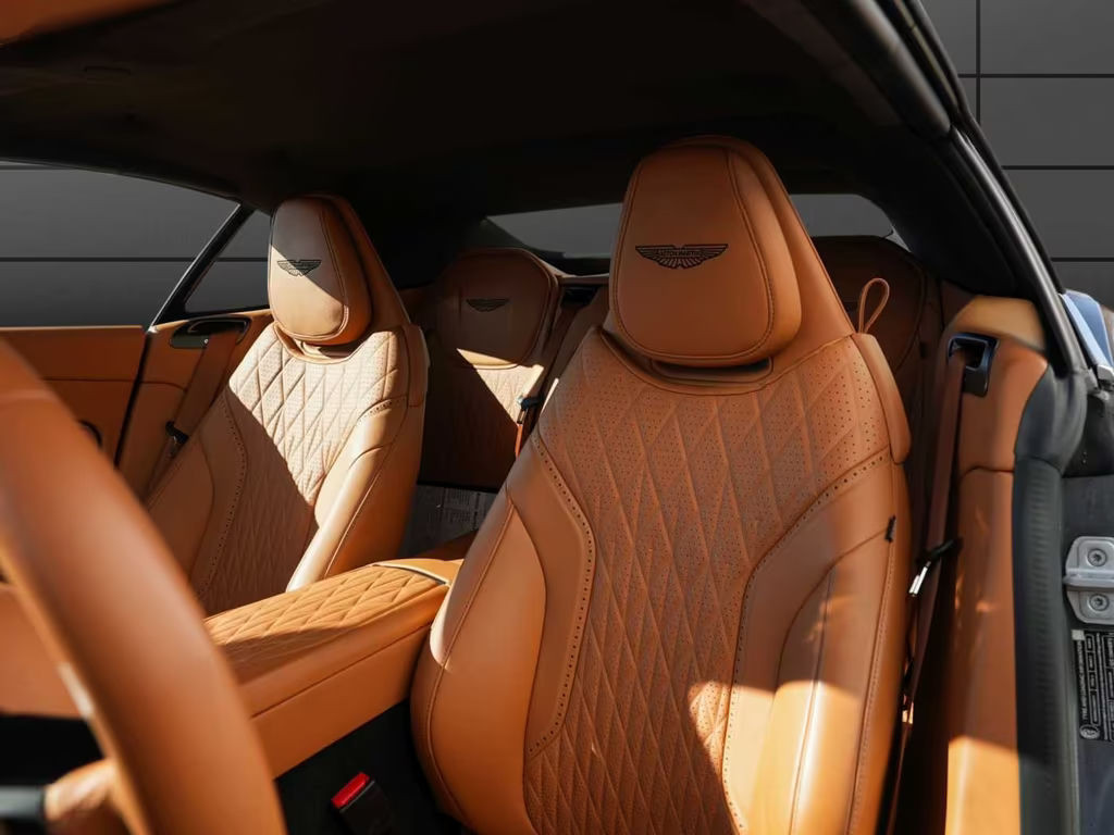 Aston Martin DB12