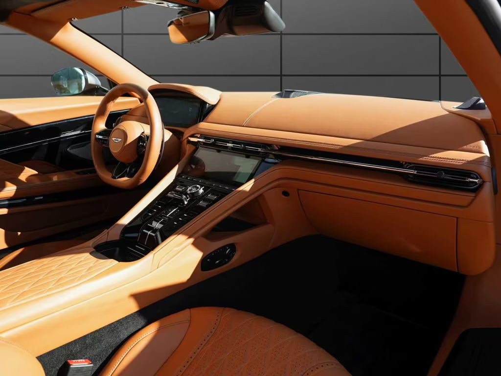 Aston Martin DB12