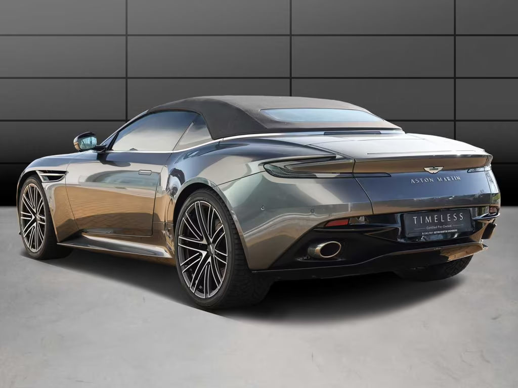 Aston Martin DB12