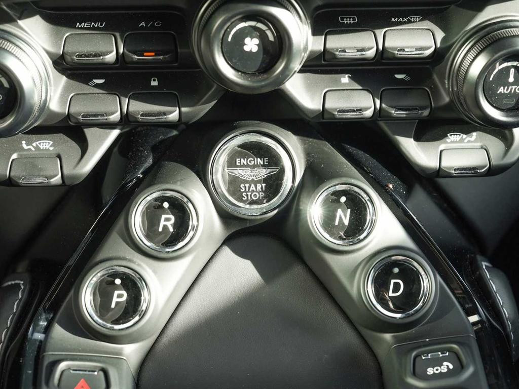 Aston Martin V8 Vantage