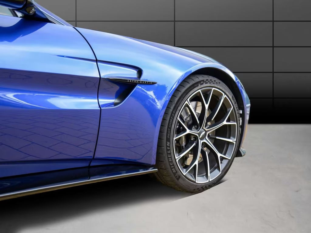 Aston Martin V8 Vantage