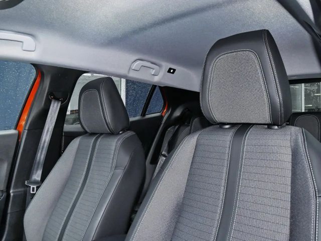 Peugeot e-2008