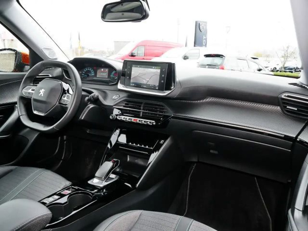 Peugeot e-2008