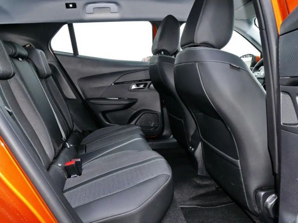 Peugeot e-2008
