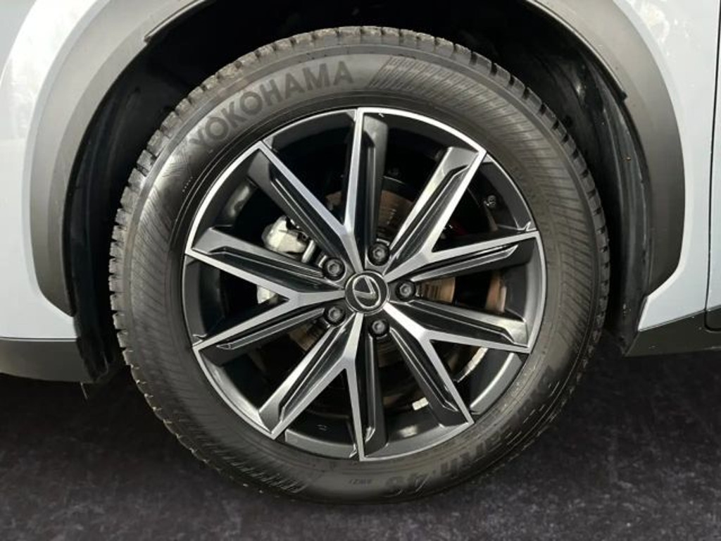 Lexus LBX