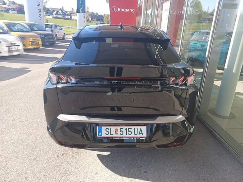Peugeot E-3008