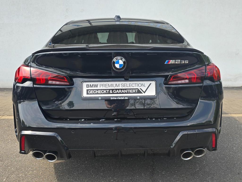 BMW M235