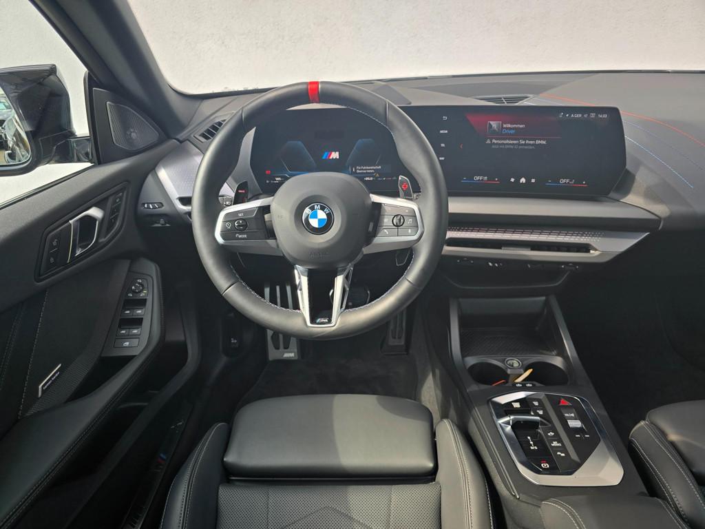 BMW M235
