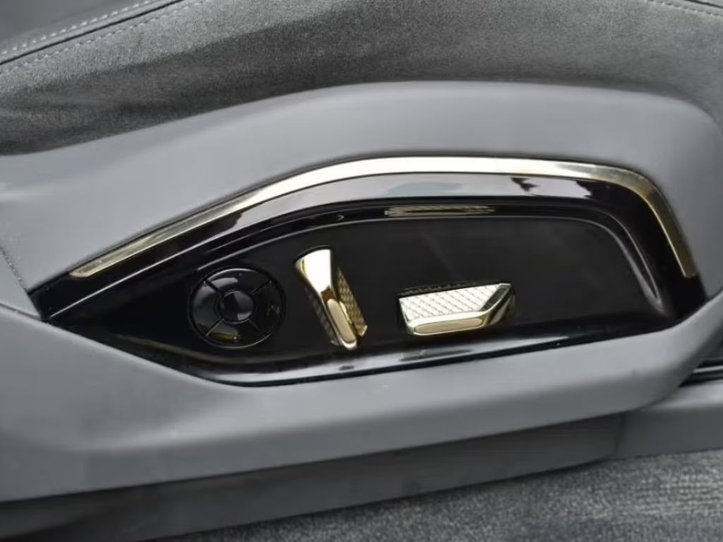 Lotus Eletre
