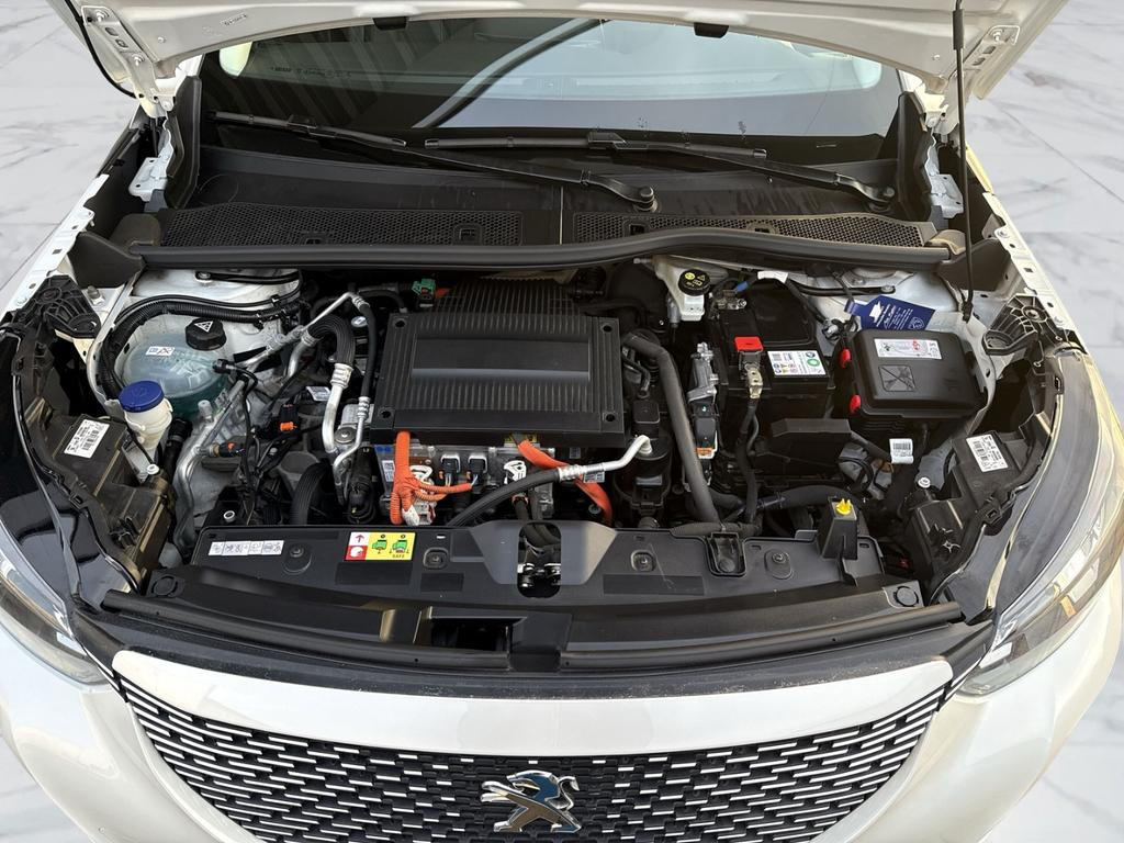 Peugeot e-2008