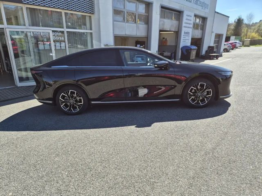 Mazda 6e