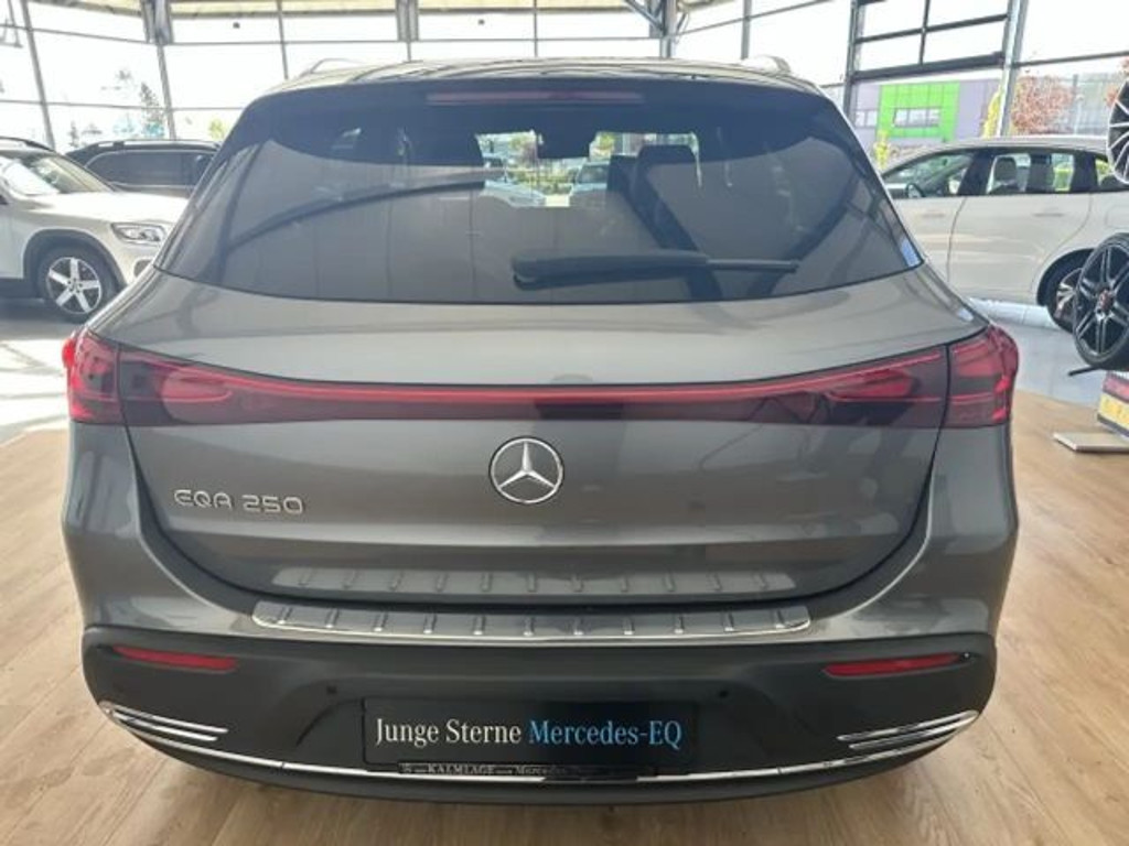 Mercedes-Benz EQA